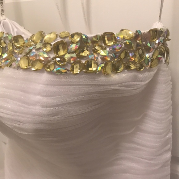 Sherri Hill Prom Dress - Picture 3 of 16